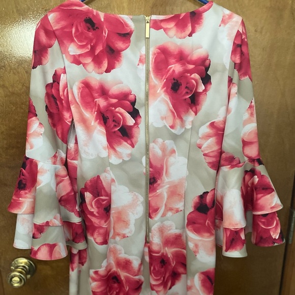 🌟Calvin Klein Floral Bell Sleeve Dress - Picture 10 of 11